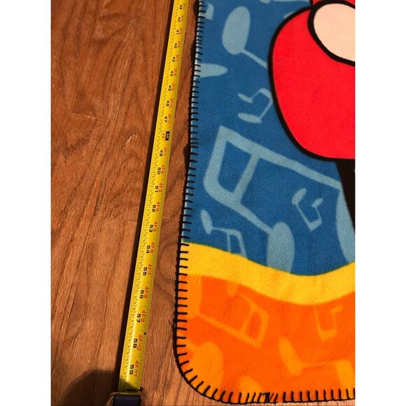 Wiggles in red car blanket 58x45" - Picture 3 of 3